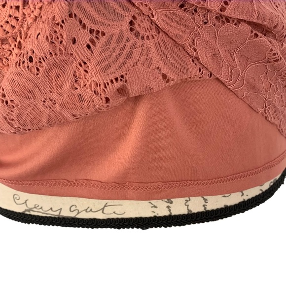 NWT $68 Cable & Gauge Allover Lace Cold Shoulder Short Sleeve Pullover Mauve S - Picture 4 of 9